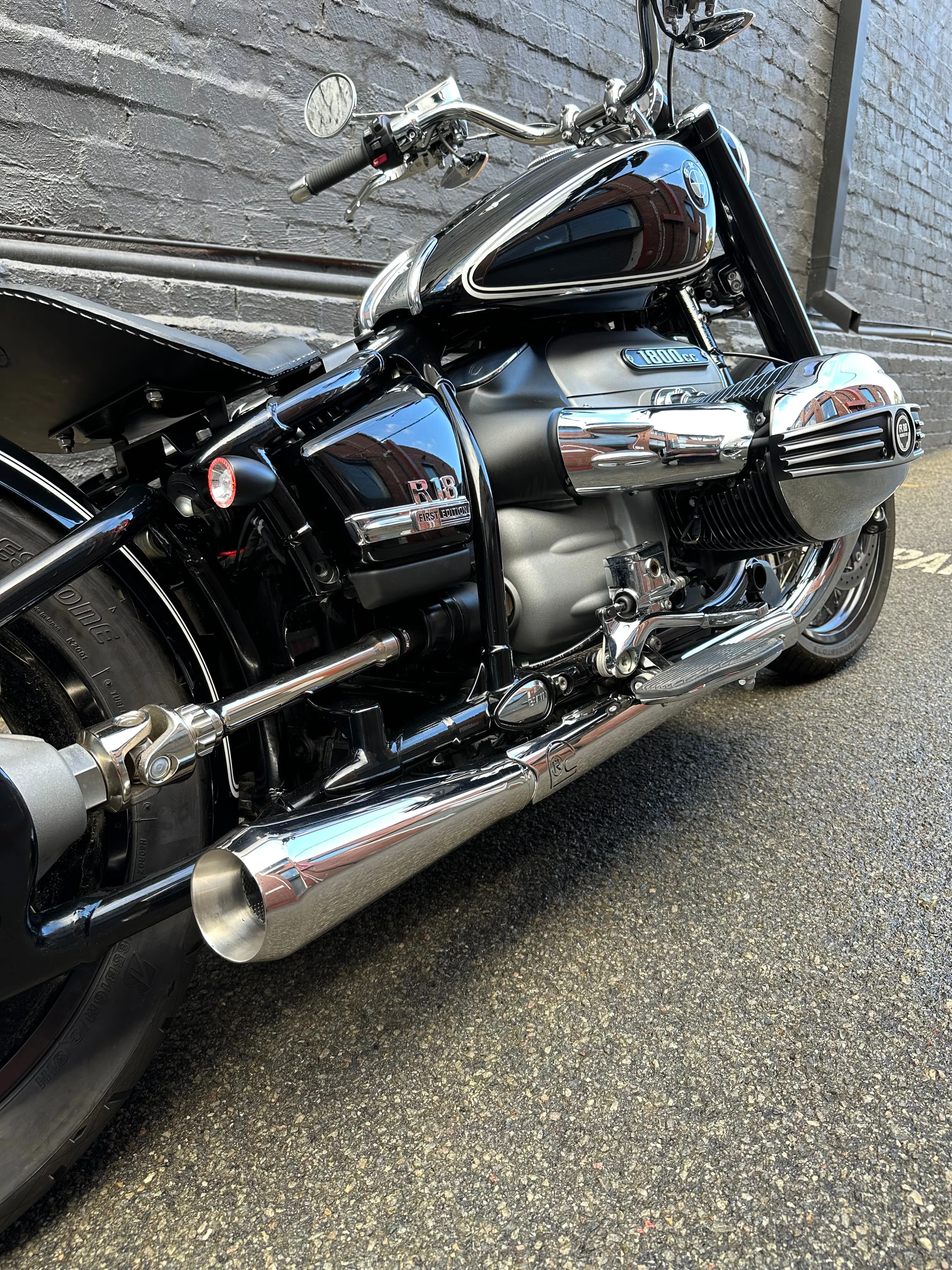 BMW R18 custom exhaust