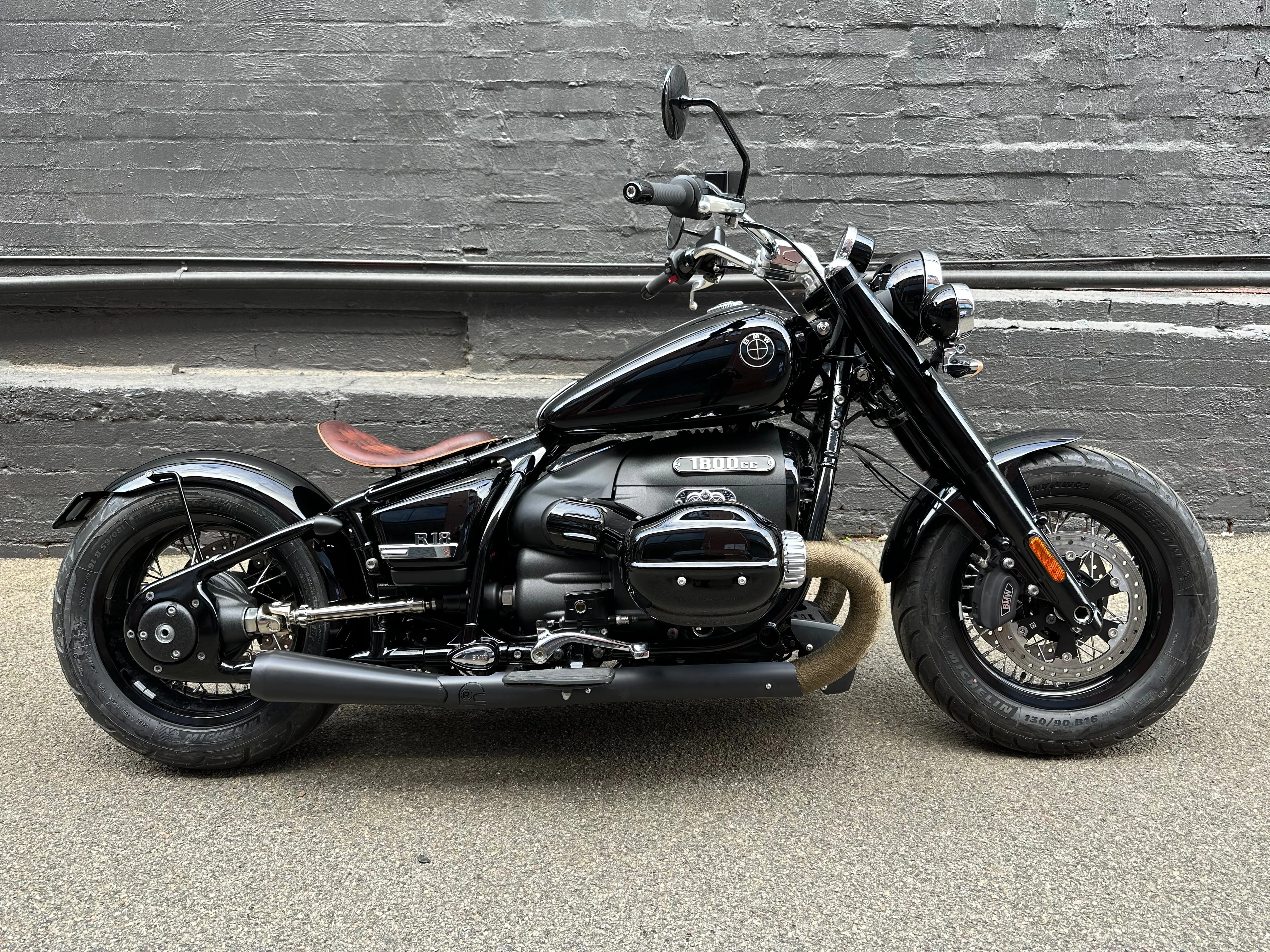 BMW R18 custom exhaust