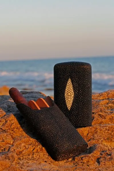 Brizard and Co. The "Show Band" 3 Cigar Case - Stingray Black