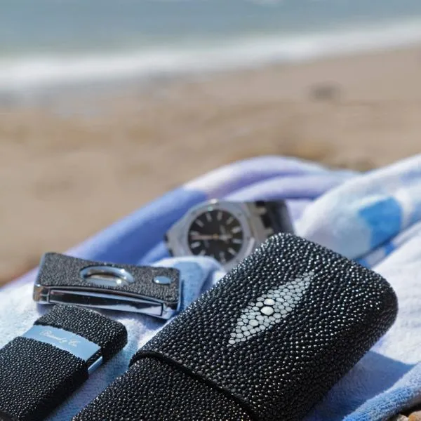 Brizard and Co. The "Show Band" 3 Cigar Case - Stingray Black