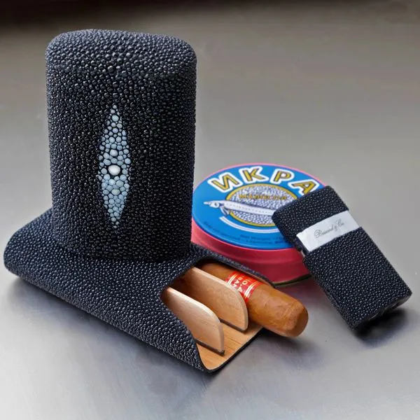 Brizard and Co. The "Show Band" 3 Cigar Case - Stingray Black