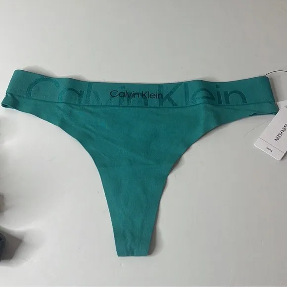 Calvin Klein Assortment of Thong Panties - 5 Pairs. Size Small / 5