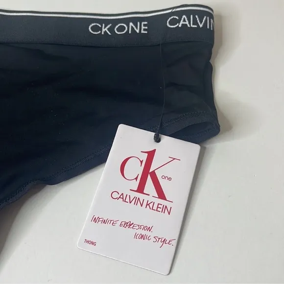 Calvin Klein Assortment of Thong Panties - 5 Pairs. Size Small / 5