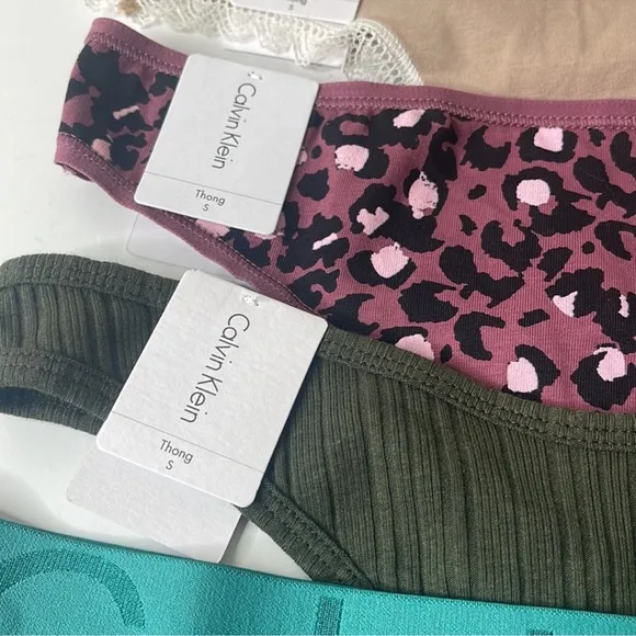 Calvin Klein Assortment of Thong Panties - 5 Pairs. Size Small / 5