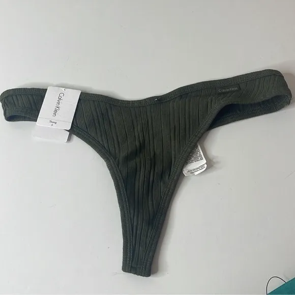 Calvin Klein Assortment of Thong Panties - 5 Pairs. Size Small / 5