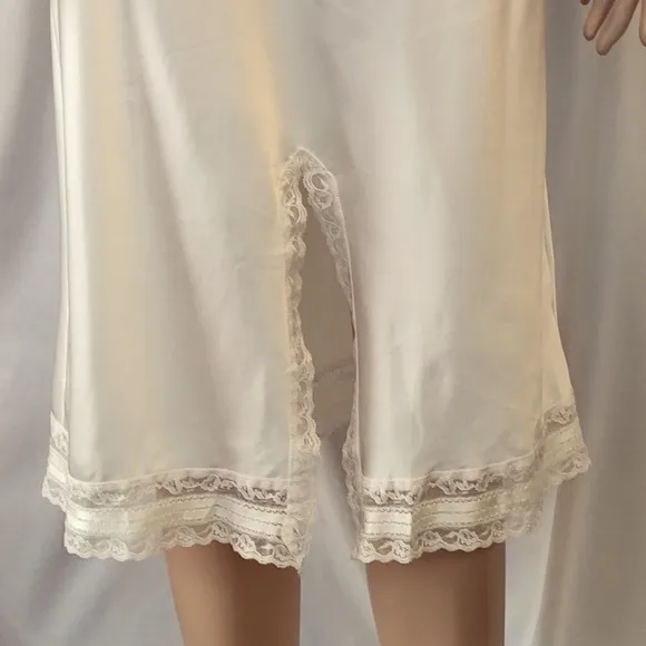 Christian Dior Lace Trimmed Back-Slit Half Slip, Cream |M