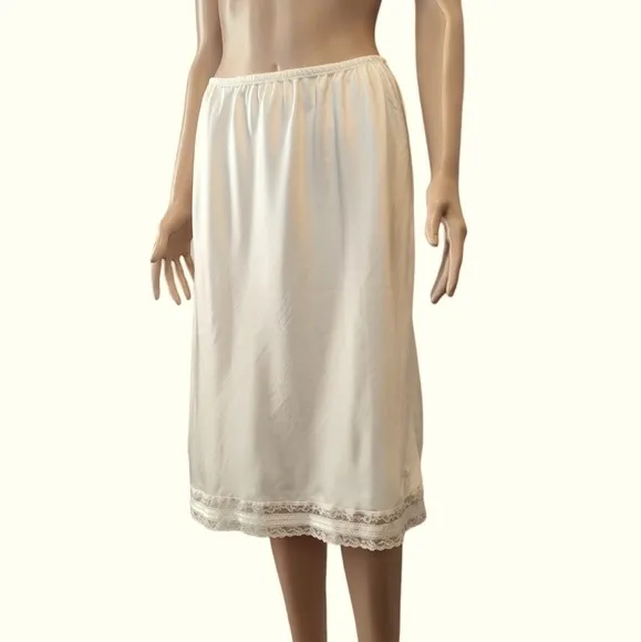 Christian Dior Lace Trimmed Back-Slit Half Slip, Cream |M