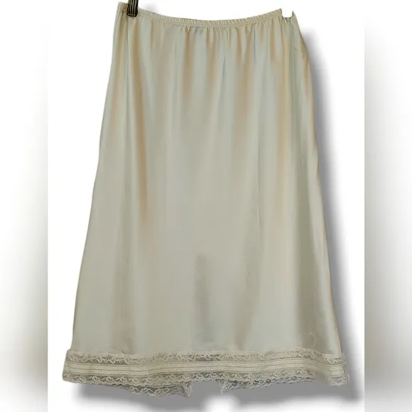 Christian Dior Lace Trimmed Back-Slit Half Slip, Cream |M
