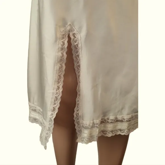 Christian Dior Lace Trimmed Back-Slit Half Slip, Cream |M