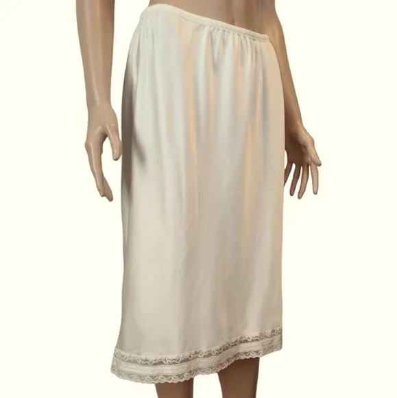 Christian Dior Lace Trimmed Back-Slit Half Slip, Cream |M