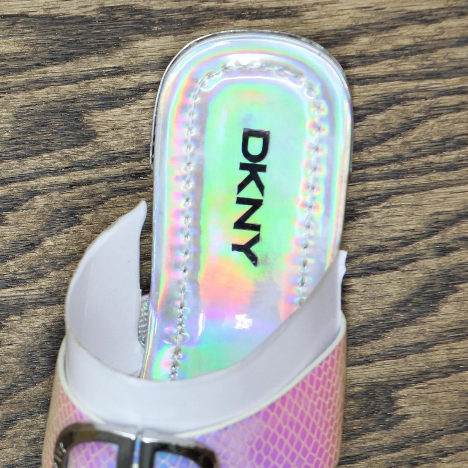 DKNY Women's Flat Slip On Sandal K4169795 Silver Iridescent Halcott 6M