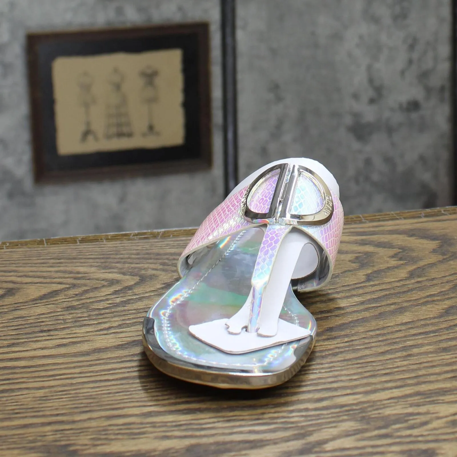 DKNY Women's Flat Slip On Sandal K4169795 Silver Iridescent Halcott 6M