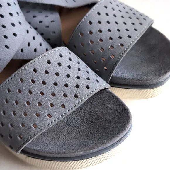 EILEEN FISHER - Sport Platform Strappy Sandal In Pale Sky Size 8.5