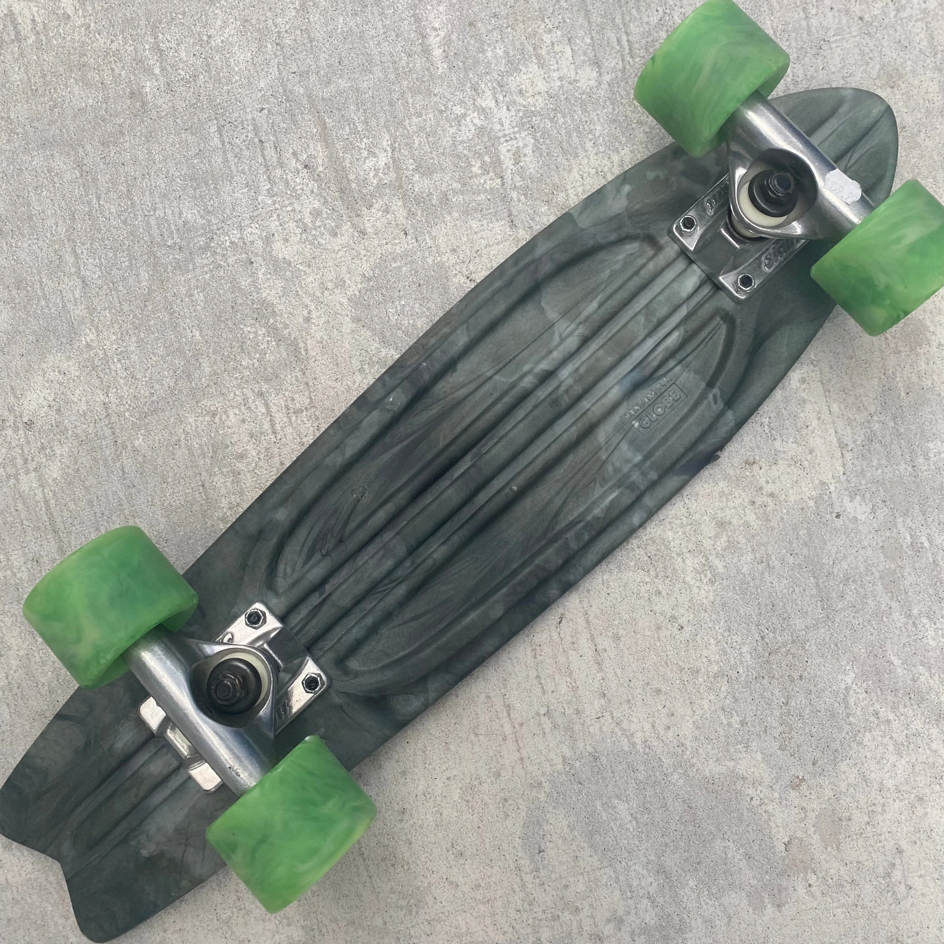 Globe 22" Bamtan Cruisers
