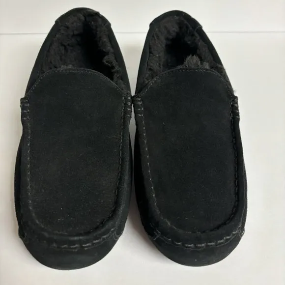 Koolaburra Men’s Tipton Black Suede Slippers, Size 9 M