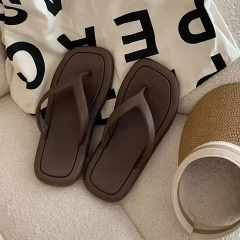 Lightweight orthopedic flip flops