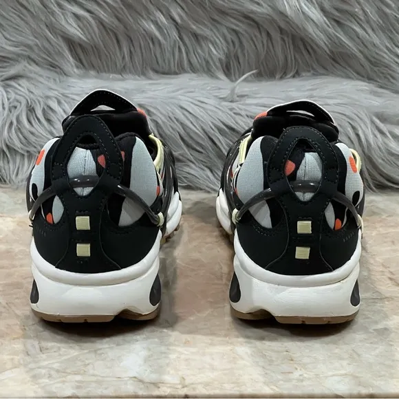Nike Air Kukini ‘Abstract’ Men Slip On Sneakers
