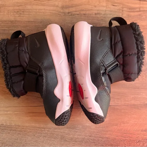 Nike Flex Advance Slip-On Bootie