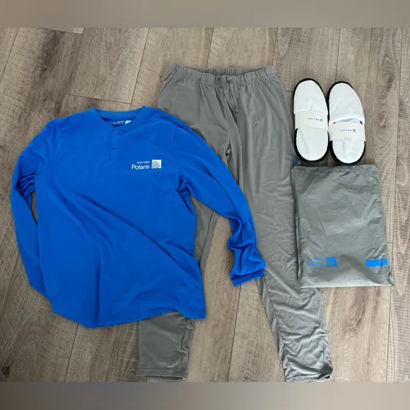 NWT United Polaris Pajamas   2 pairs of slippers