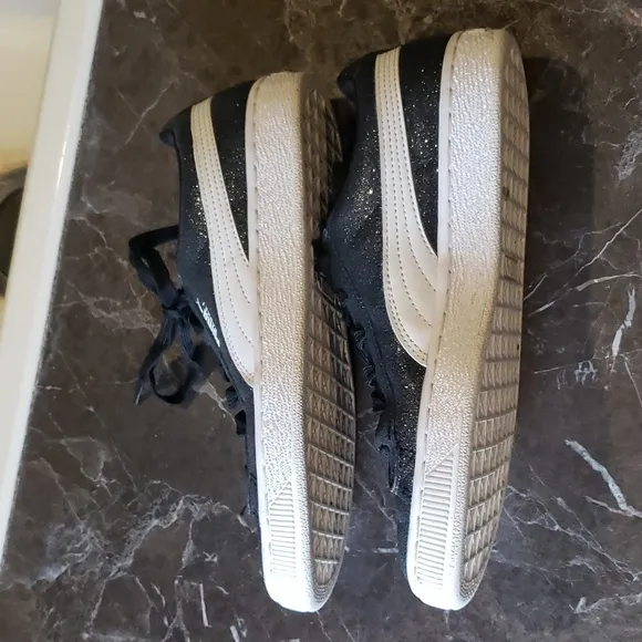Pumas size 5.5C‎