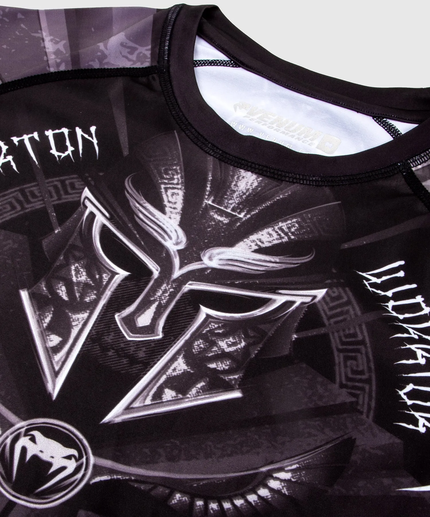 Rashguard Venum Gladiator 3.0 - Nera/Bianca - Maniche lunghe