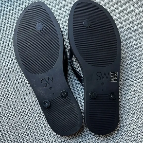 Stuart Weitzman Embossed Flip Flop (Women) size 8 black new