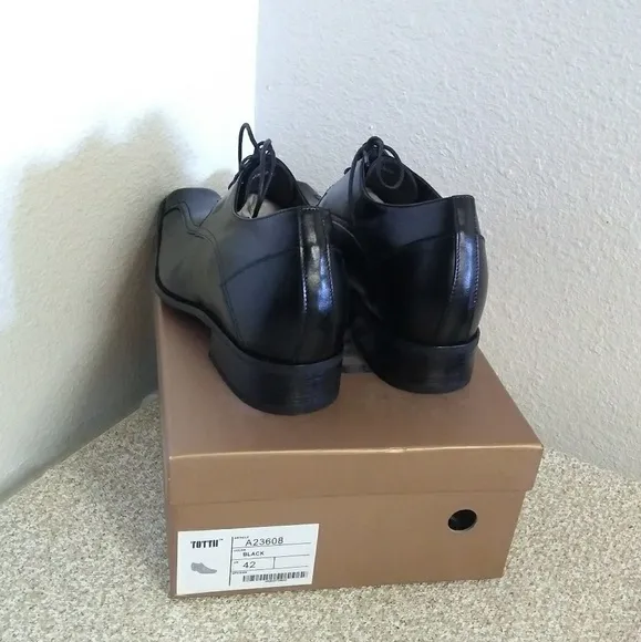Tottii Jet Black Leather Oxford Shoes
