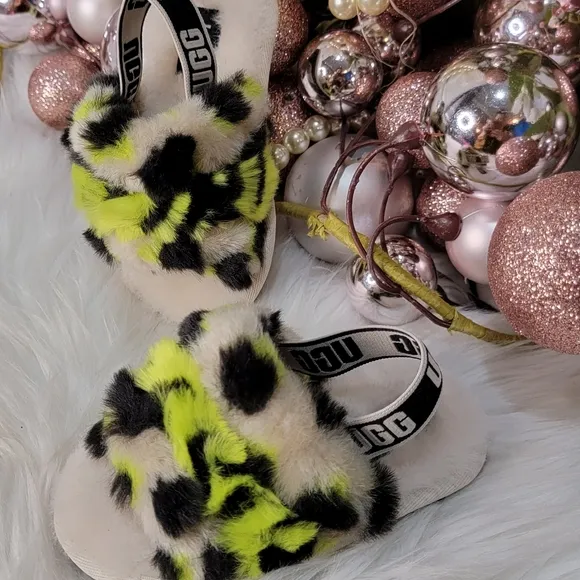 Ugg Fluff Yeah Toddler slippers Brand New