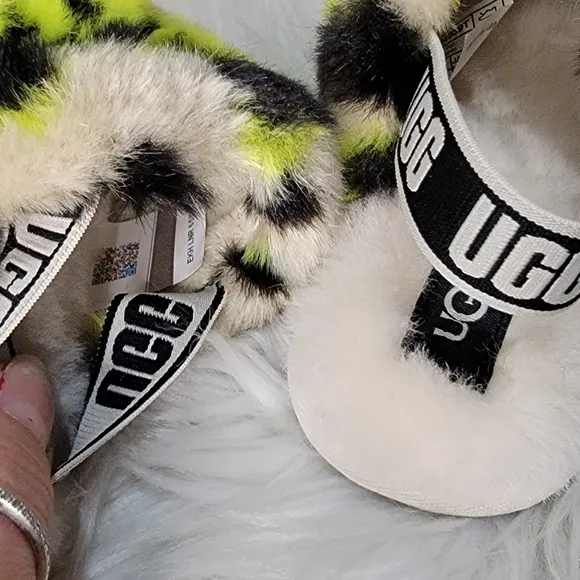 Ugg Fluff Yeah Toddler slippers Brand New