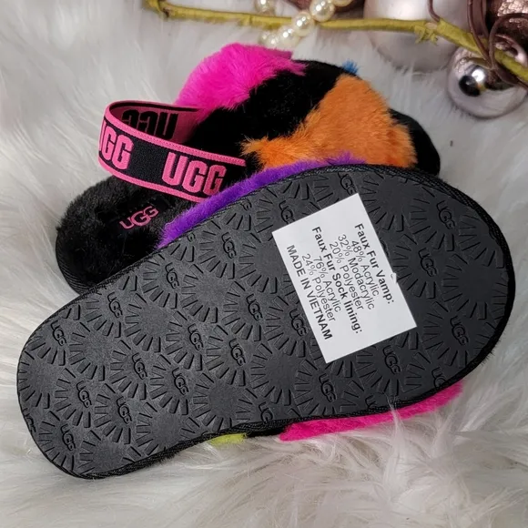 Ugg Fluff Yeah Toddler slippers Brand New