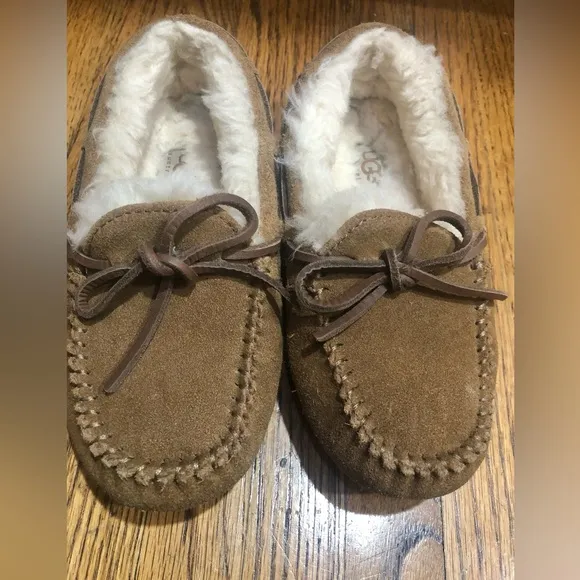Ugg Kids Chestnut color Slippers Sz 13