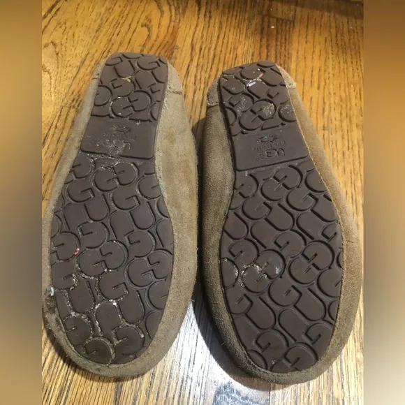 Ugg Kids Chestnut color Slippers Sz 13