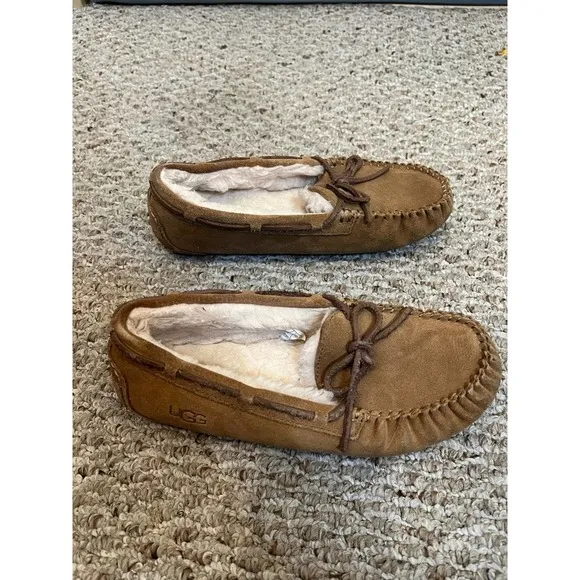 UGG kids Dakota slippers