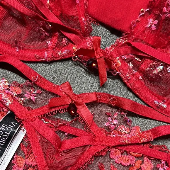 🥰🥰Victoria’s Secret Bra and Thong Set🥰🥰