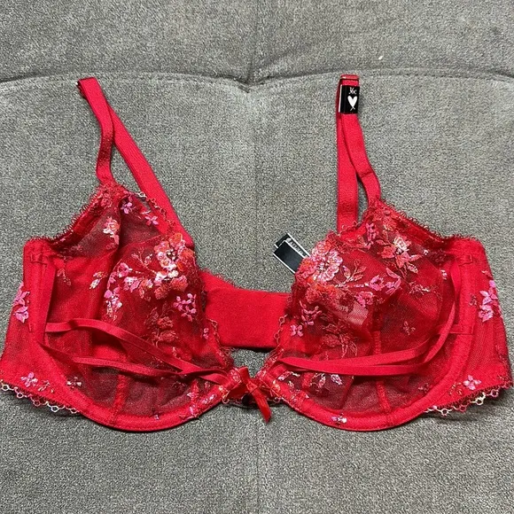 🥰🥰Victoria’s Secret Bra and Thong Set🥰🥰