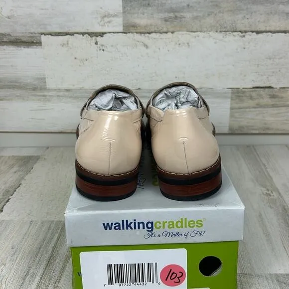 Walking Cradles womens 10 vanilla crinkle patent leather Winnie oxford new